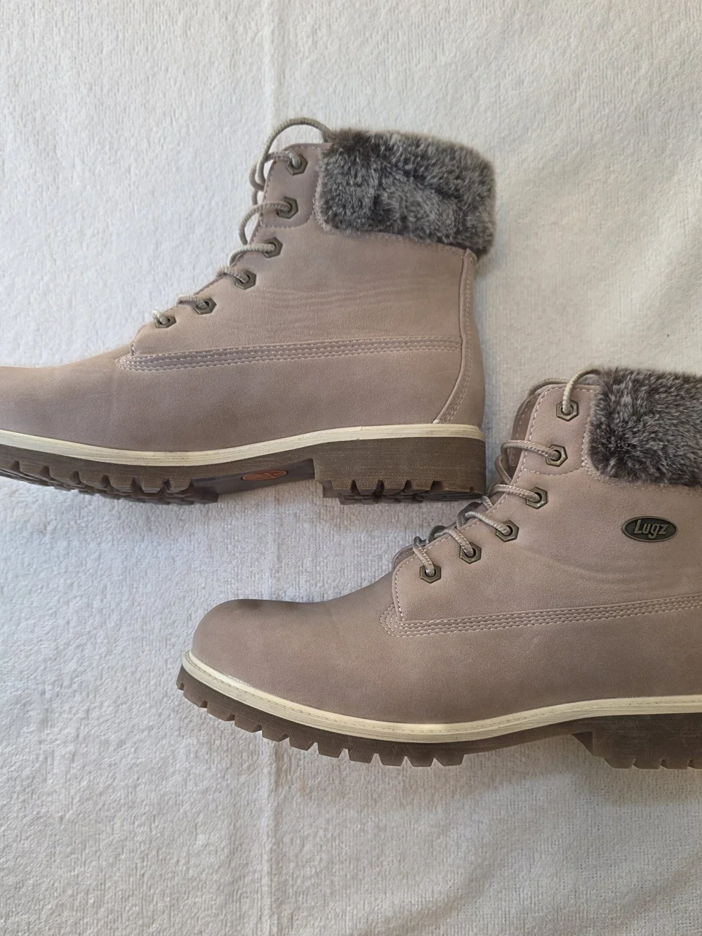 Lugz Women’s Faux-Fur Lined Lace-Up Winter Boots — Color Blush (Pale pink) Sz 11